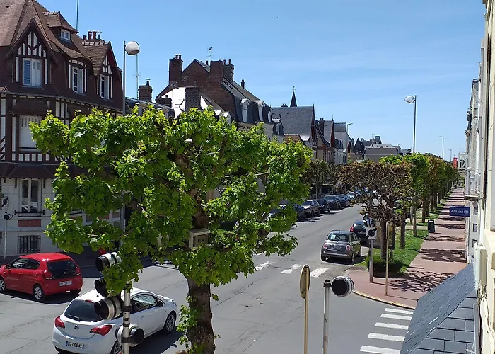 Le Chantilly Hotel 2*