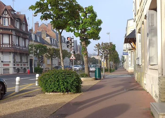 Hotel Le Chantilly 2*