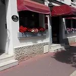 Le Chantilly دوفييل