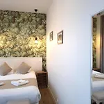 Le Chantilly Hotel 2*