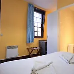 Le Chantilly 2* دوفييل