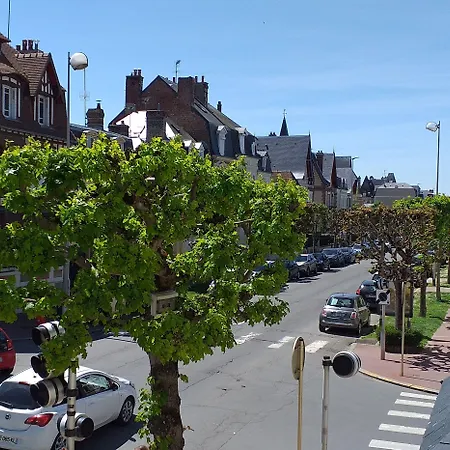 Le Chantilly Hotel 2*