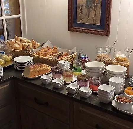 Отель Le Chantilly Довиль