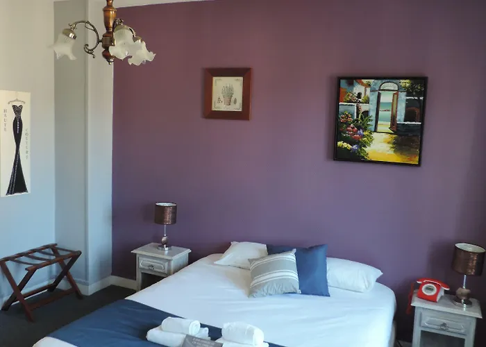 Le Chantilly 2* دوفييل