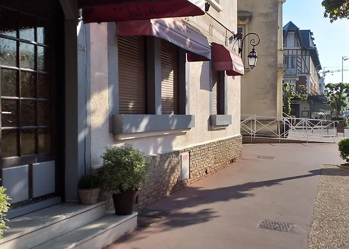 Le Chantilly فندق